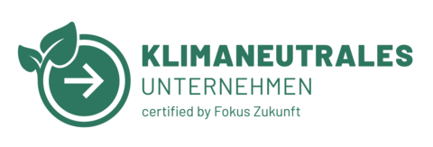 Hintergrund weiß Grüne Schrift "Klimaneutrales Unternehmen certified by Focus Zukunft"